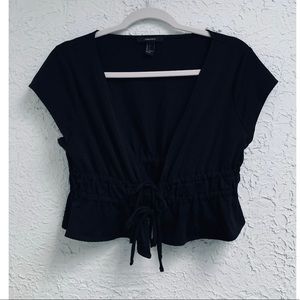 Trendy Black Double Tie Front Crop Top